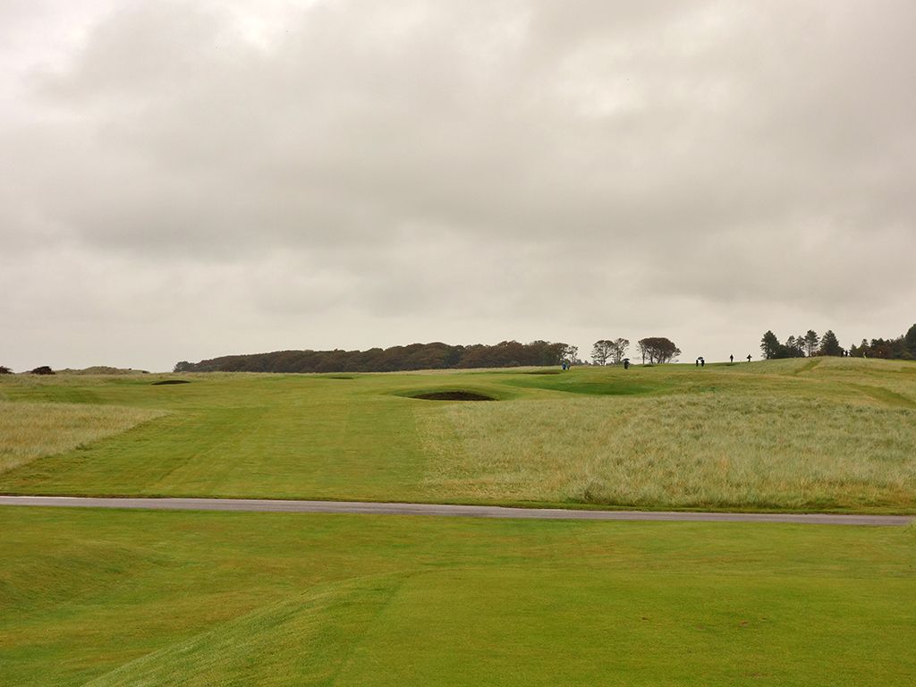 5th Hole at Muirfield - The Honourable Company of Edinburgh Golfers (559 Yard Par 5)